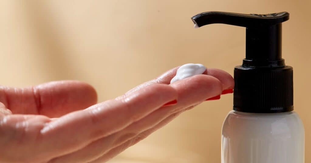 how to apply body lotion